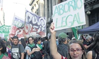 Despenalización del aborto en Argentina: comenzó el debate en el Congreso y en junio se votaría en el recinto