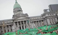 Despenalización del aborto: comienza el debate en el Congreso argentino con marchas a favor y en contra