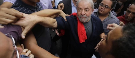 Brasil: actos en todo el país a un mes de la detención de Lula