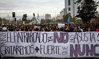 Chile: tras la multitudinaria marcha feminista por educación no sexista, el gobierno analiza llamar a mesas de trabajo