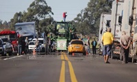 Brasil: tras 11 días de paro, camioneros desalojan varias rutas pero aún continúan en huelga