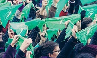 Argentina: nuevo “pañuelazo” en todo el país para exigir la legalización del aborto